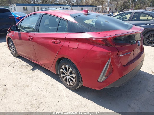 12582796 :رقم المزاد ، JTDKAMFP8N3204598 vin ، 2022 Toyota Prius Prime مزاد بيع