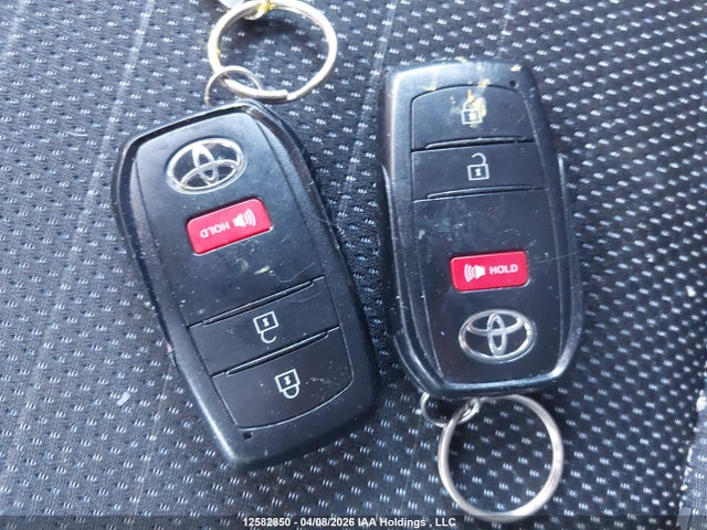 2025 Toyota Corolla Cross Hybrid Se მანქანა იყიდება აუქციონზე, vin: 7MUFBABG7SV075465, აუქციონის ნომერი: 12582850