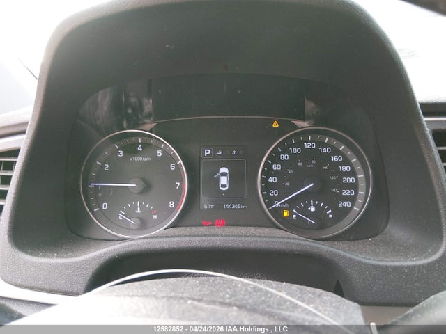 Продажа на аукционе авто 2017 Hyundai Elantra Se/value/limited, vin: KMHD84LFXHU221333, номер лота: 12582852
