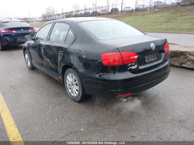 3VWDK7AJ2EM390631 Volkswagen Jetta