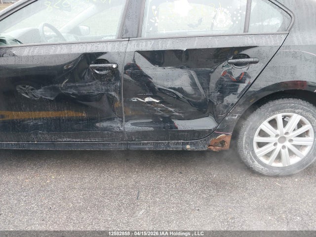 3VWDK7AJ2EM390631 Volkswagen Jetta
