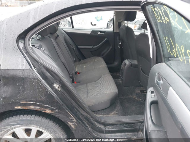3VWDK7AJ2EM390631 Volkswagen Jetta
