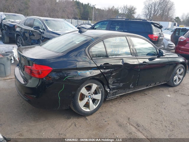 12582922 :رقم المزاد ، WBA8D9C50JA614476 vin ، 2018 Bmw 330i Xdrive مزاد بيع