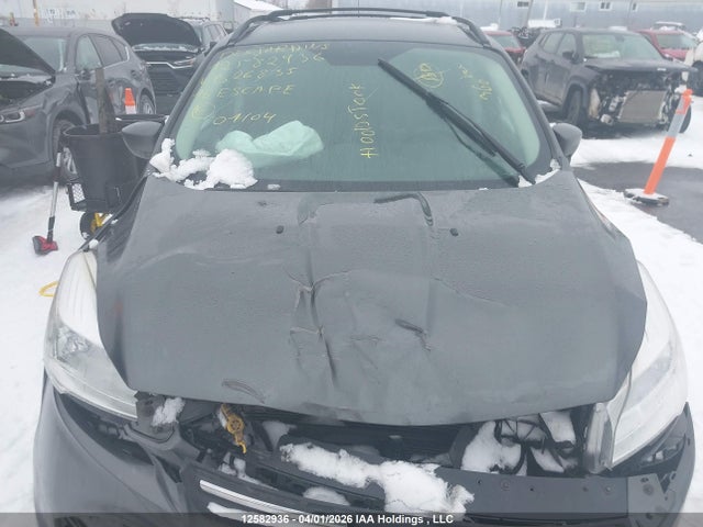 1FMCU0G76GUB26835 Ford ESCAPE SE