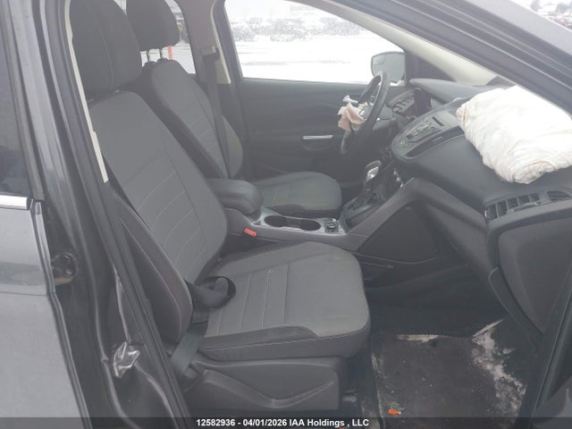 1FMCU0G76GUB26835 Ford ESCAPE SE