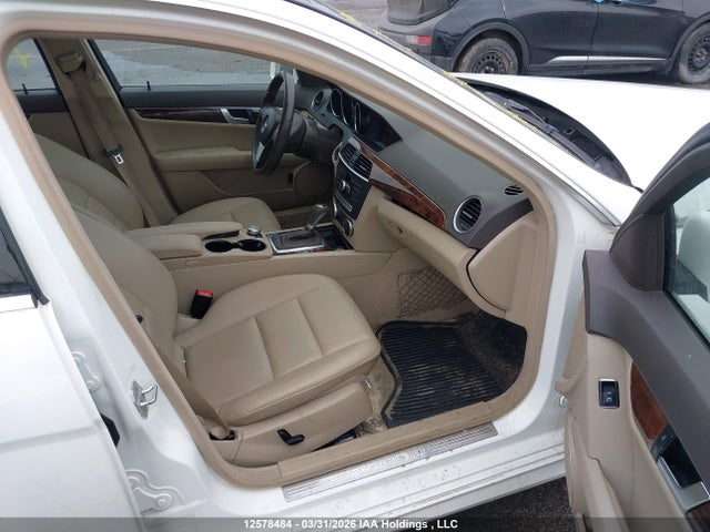 Продажа на аукционе авто 2013 Mercedes-benz C 300 4matic, vin: WDDGF8ABXDG101514, номер лота: 12578484
