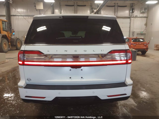 5LMJJ2LT4MEL14321 Lincoln Navigator Reserve