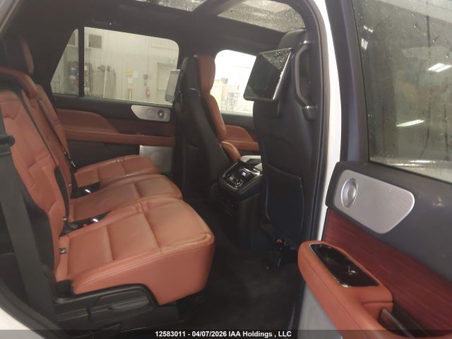 5LMJJ2LT4MEL14321 Lincoln Navigator Reserve