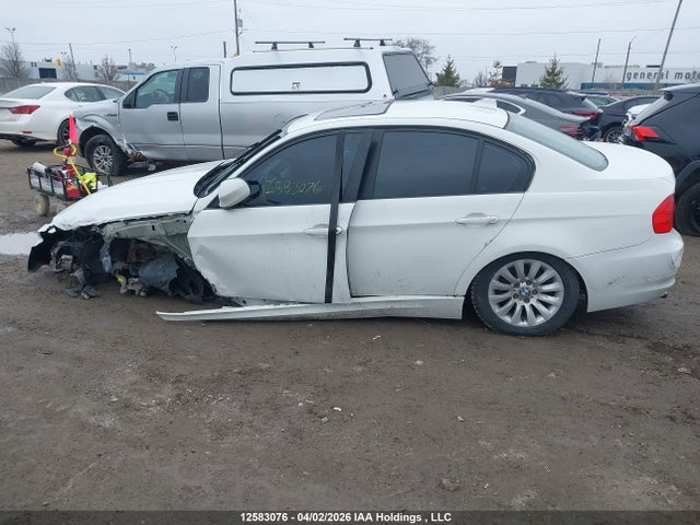 12583076 :رقم المزاد ، WBAPG7G53BNM68005 vin ، 2011 Bmw 3 Series مزاد بيع