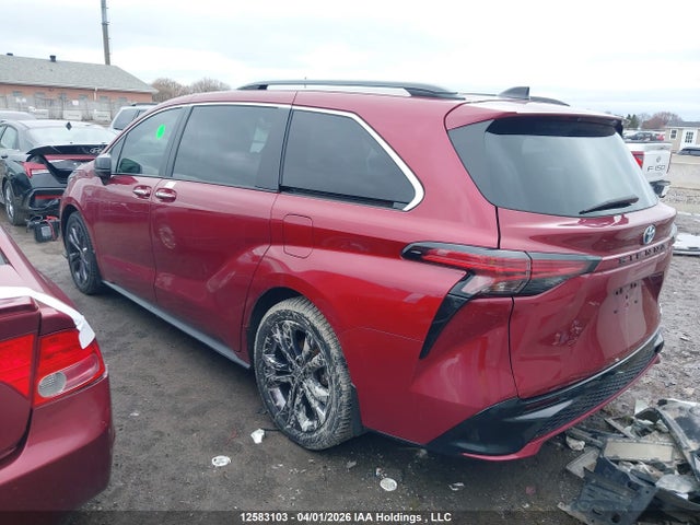12583103 :رقم المزاد ، 5TDGRKEC1NS088550 vin ، 2022 Toyota Sienna Xse 7-passenger مزاد بيع