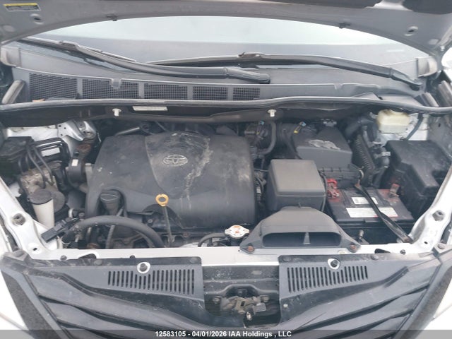 12583105 :رقم المزاد ، 5TDZZ3DC0HS865871 vin ، 2017 Toyota Sienna 7 Passenger مزاد بيع