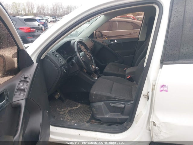 12583117 :رقم المزاد ، WVGJV3AX1EW560032 vin ، 2014 Volkswagen Tiguan Comfortline/highline/trendline مزاد بيع