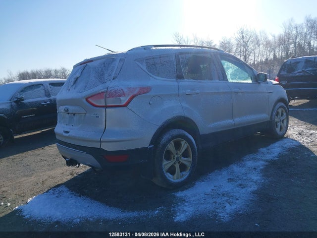 12583131 :رقم المزاد ، 1FMCU9G92FUC38388 vin ، 2015 Ford Escape Se مزاد بيع