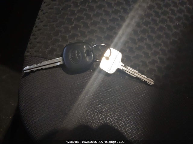 12580183 :رقم المزاد ، 2T1KR32E85C900151 vin ، 2005 Toyota Matrix Xr مزاد بيع