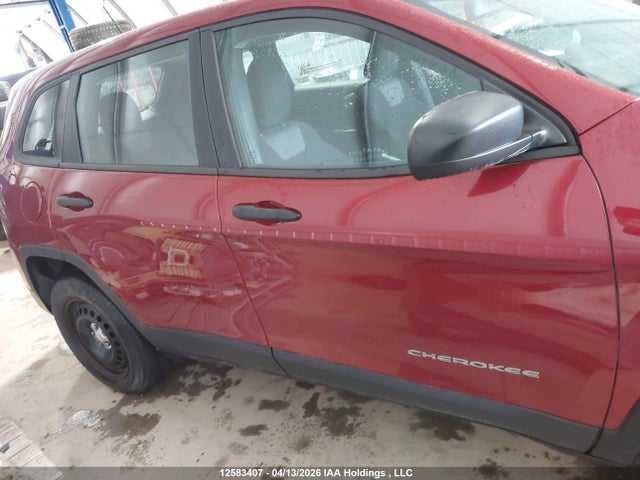 1C4PJMAS0GW365384 Jeep Cherokee Sport