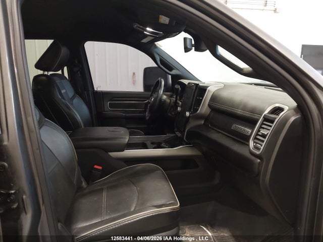 12583441 :رقم المزاد ، 3C63R3JLXPG599645 vin ، 2023 Ram 3500 Laramie مزاد بيع
