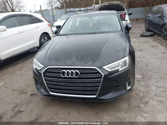 2017 Audi A3 Premium მანქანა იყიდება აუქციონზე, vin: WAUAUGFF7H1043122, აუქციონის ნომერი: 12583445