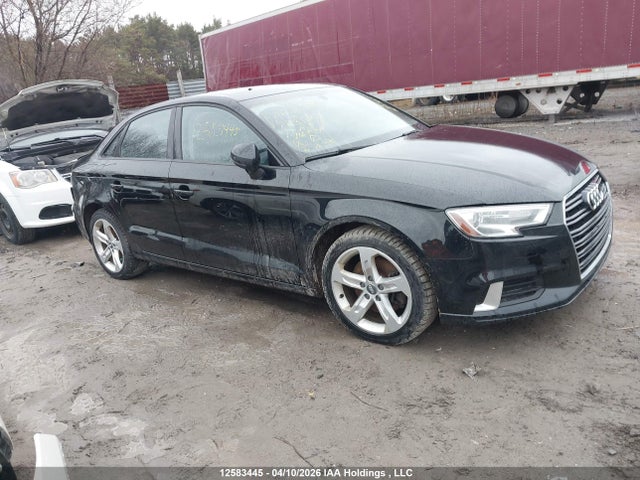 2017 Audi A3 Premium მანქანა იყიდება აუქციონზე, vin: WAUAUGFF7H1043122, აუქციონის ნომერი: 12583445