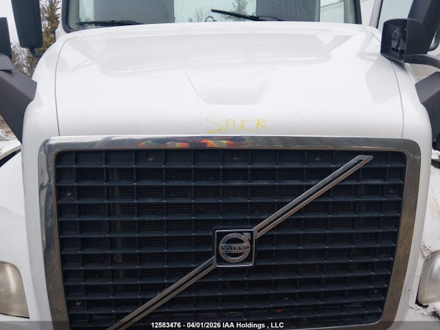 4V4MC9EHXJN885893 Volvo VNM