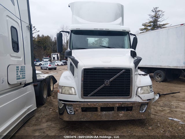 4V4MC9EHXJN885893 Volvo VNM