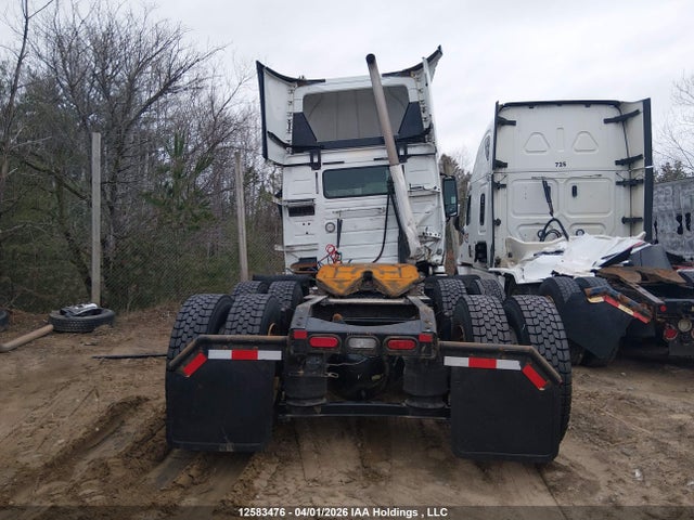 4V4MC9EHXJN885893 Volvo VNM