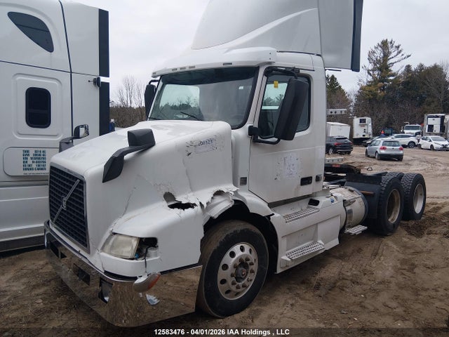 4V4MC9EHXJN885893 Volvo VNM
