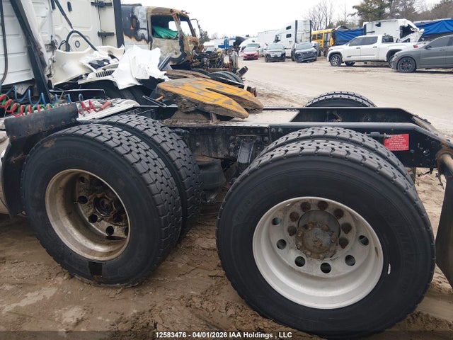 4V4MC9EHXJN885893 Volvo VNM