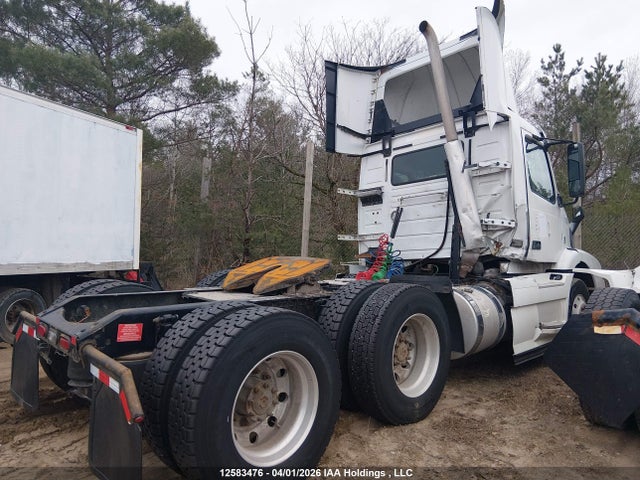 4V4MC9EHXJN885893 Volvo VNM