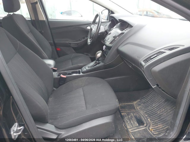 1FADP3K2XJL219003 Ford FOCUS SE