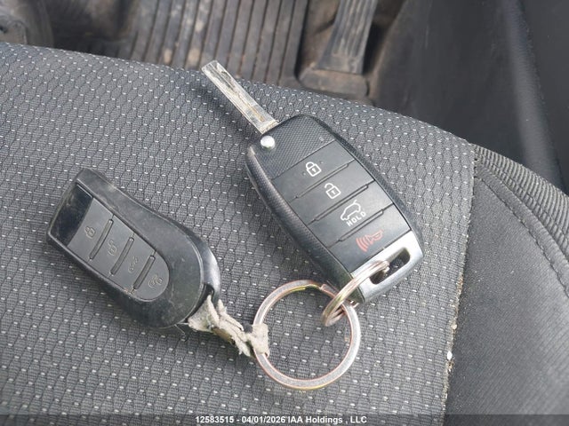 12583515 :رقم المزاد ، KNAHT8A37E7047507 vin ، 2014 Kia Rondo مزاد بيع