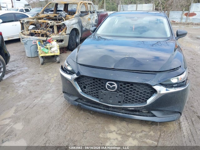JM1BPBCM1K1144068 Mazda Mazda3 Gs