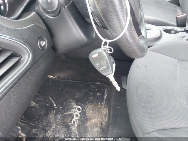 Продажа на аукционе авто 2013 Chrysler 200 Lx, vin: 1C3CCBAB0DN696937, номер лота: 12583589