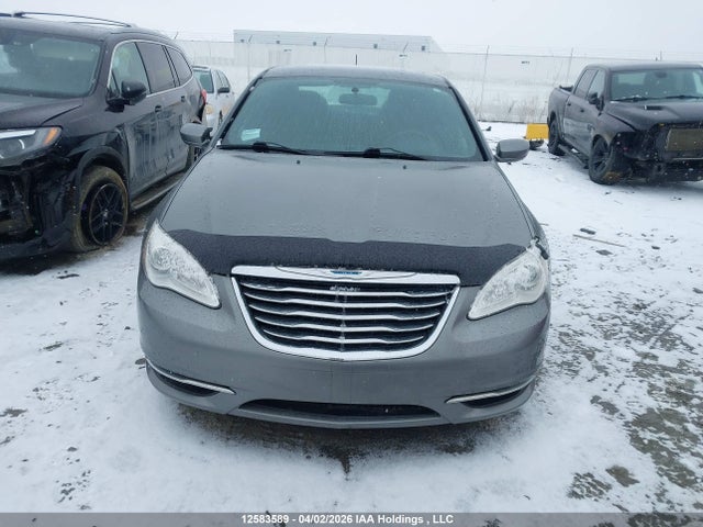 Продажа на аукционе авто 2013 Chrysler 200 Lx, vin: 1C3CCBAB0DN696937, номер лота: 12583589