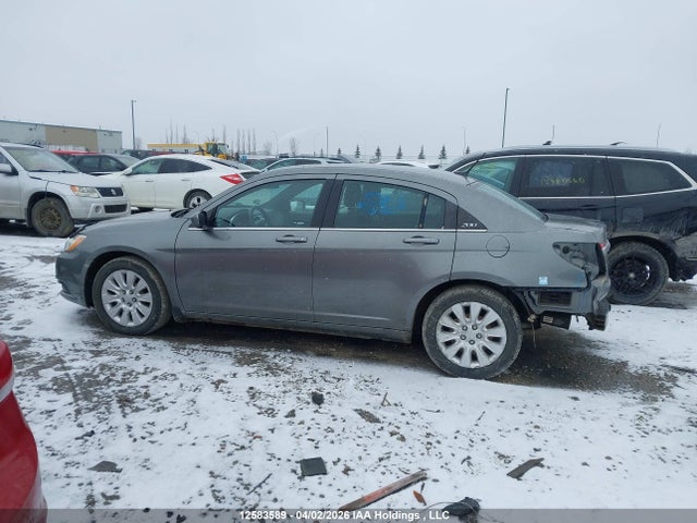 Продажа на аукционе авто 2013 Chrysler 200 Lx, vin: 1C3CCBAB0DN696937, номер лота: 12583589
