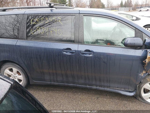 2018 Toyota Sienna Le V6 მანქანა იყიდება აუქციონზე, vin: 5TDKZ3DC3JS934740, აუქციონის ნომერი: 12583592
