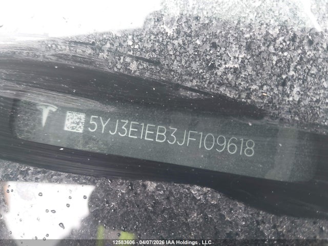 12583606 :رقم المزاد ، 5YJ3E1EB3JF109618 vin ، 2018 Tesla Model 3 مزاد بيع