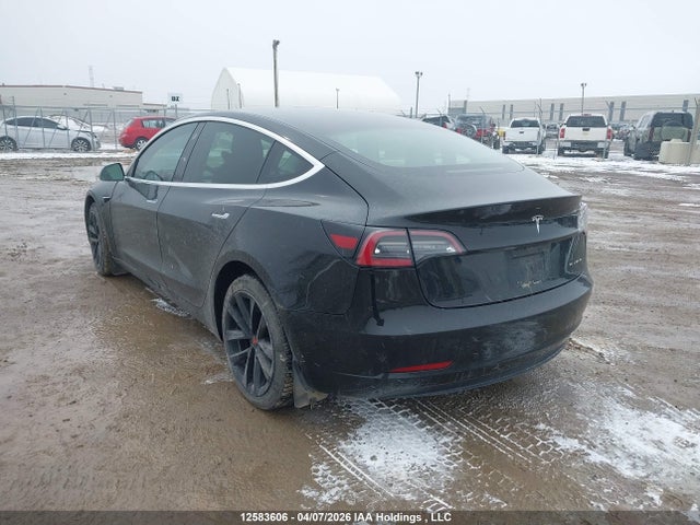12583606 :رقم المزاد ، 5YJ3E1EB3JF109618 vin ، 2018 Tesla Model 3 مزاد بيع