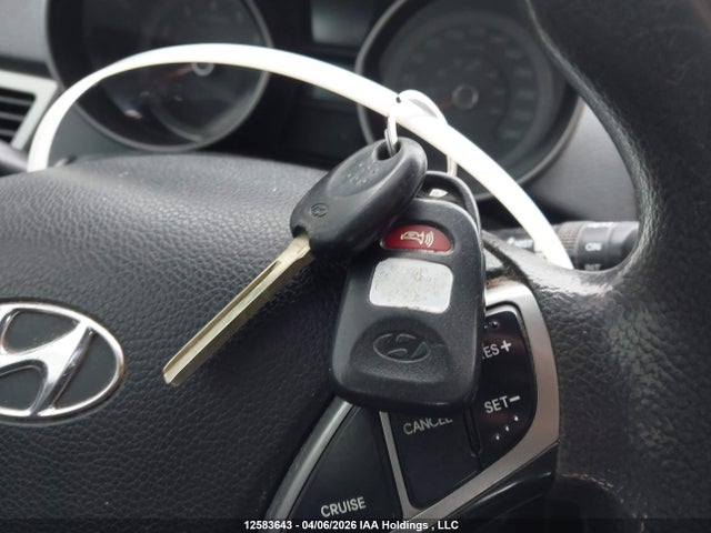 2013 Hyundai Elantra Gt Gl მანქანა იყიდება აუქციონზე, vin: KMHD25LE4DU087010, აუქციონის ნომერი: 12583643
