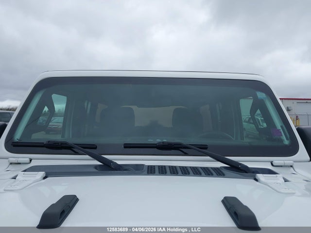 1C4HJXDG5MW570983 Jeep Wrangler Unlimited Sport Altitude