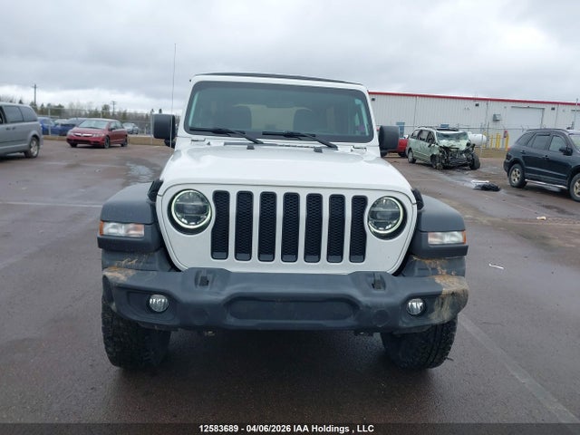 1C4HJXDG5MW570983 Jeep Wrangler Unlimited Sport Altitude