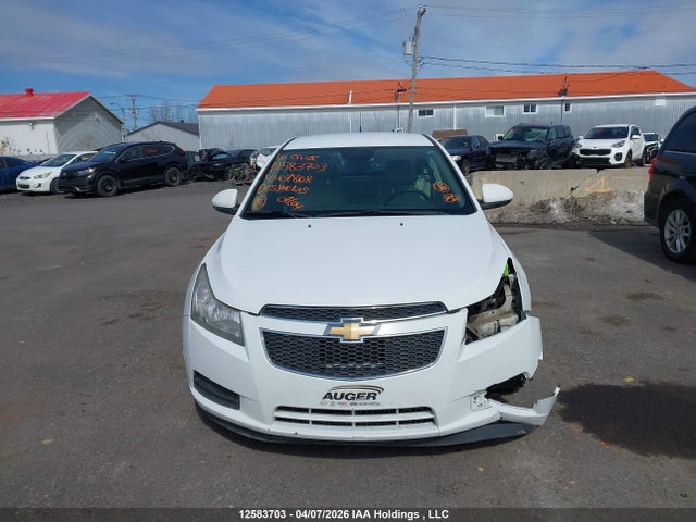 1G1P75SZ3E7407868 Chevrolet Cruze
