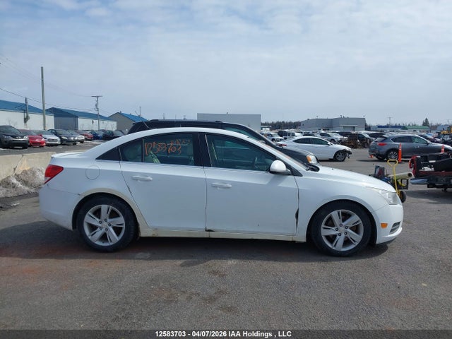 1G1P75SZ3E7407868 Chevrolet Cruze