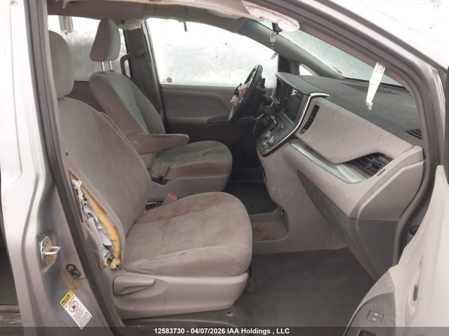 5TDZK3DC3FS548359 Toyota Sienna