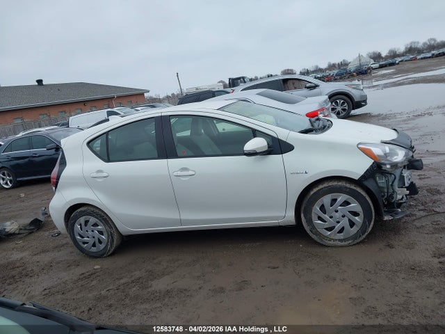 JTDKDTB31G1128516 Toyota Prius C Technology