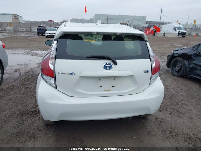 JTDKDTB31G1128516 Toyota Prius C Technology