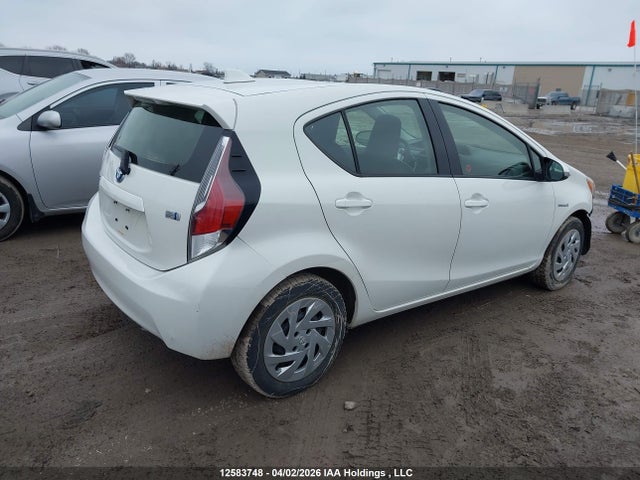JTDKDTB31G1128516 Toyota Prius C Technology