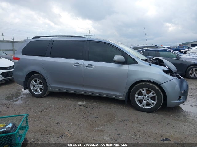 Продаж на аукціоні авто 2011 Toyota Sienna Le, vin: 5TDJK3DC8BS029623, номер лоту: 12583753