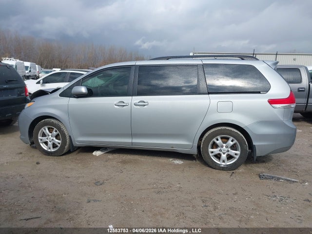 Продаж на аукціоні авто 2011 Toyota Sienna Le, vin: 5TDJK3DC8BS029623, номер лоту: 12583753