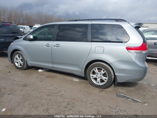 Продаж на аукціоні авто 2011 Toyota Sienna Le, vin: 5TDJK3DC8BS029623, номер лоту: 12583753