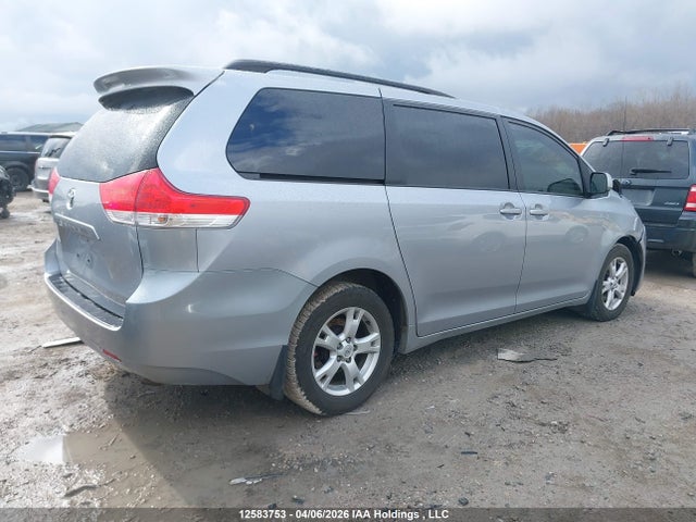 Продаж на аукціоні авто 2011 Toyota Sienna Le, vin: 5TDJK3DC8BS029623, номер лоту: 12583753